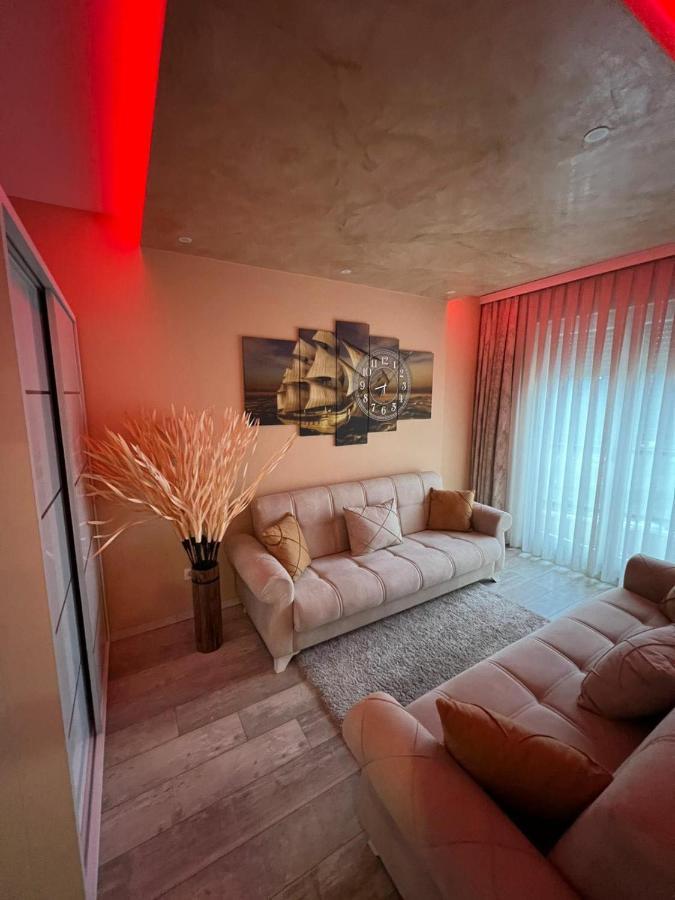 Luxurious Apartment With City View Prishtine Bagian luar foto